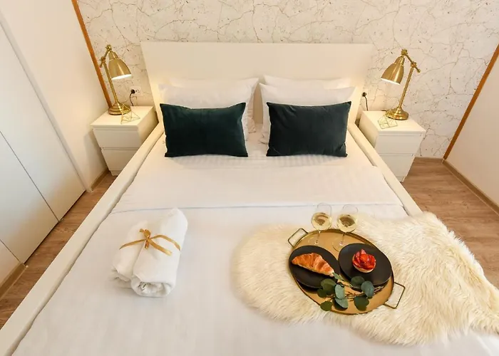 Cozy 1br Escape - With Charming Balcony Near Universitate 公寓 *