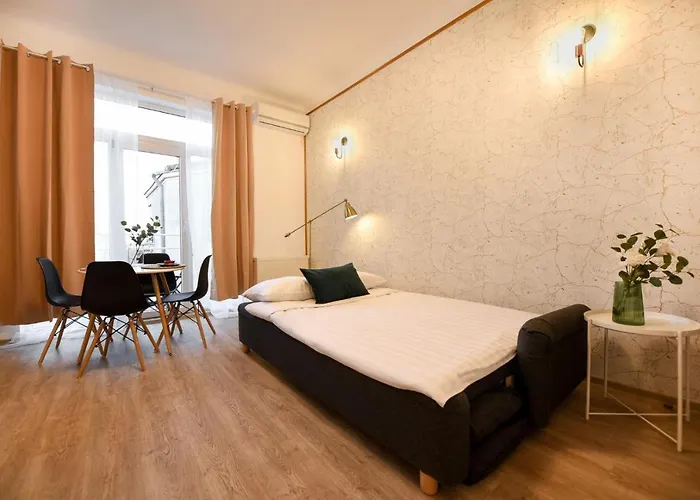 Cozy 1br Escape - With Charming Balcony Near Universitate *