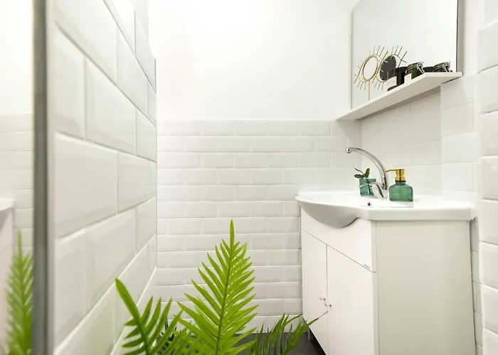 Cozy 1br Escape - With Charming Balcony Near Universitate 公寓 布加勒斯特